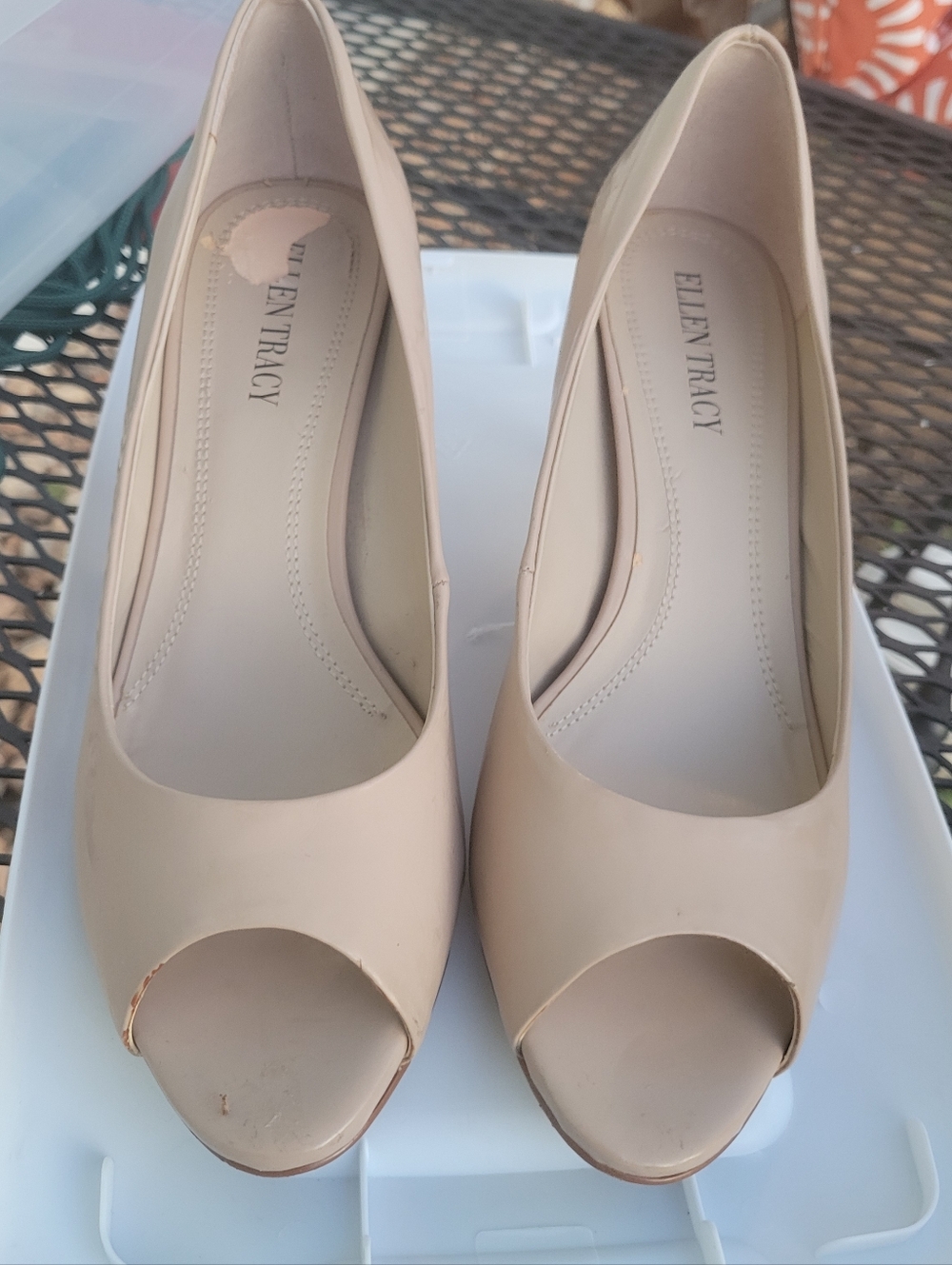 Ellen Tracy Beige Nude Open-Toe Pumps
